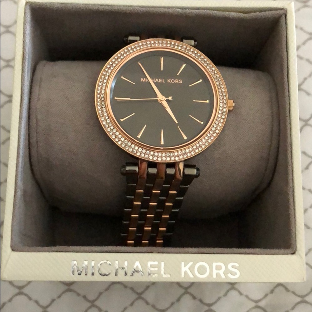 Michal kors watch in beautiful condition